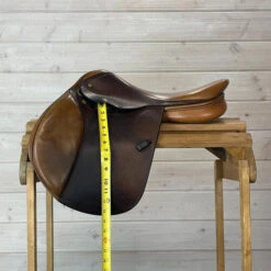 Used Beval LTD Close Contact Saddle 17/M -Equestrian Supply Store 260 Flap Length 22225.1665530659