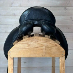 Used Revere Dressage Saddle 17.5/M -Equestrian Supply Store 322 Cantle 00242.1684363610