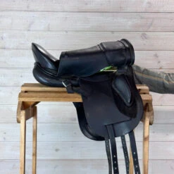 Used Schleese HK Dressage Saddle 17.5/MW -Equestrian Supply Store 327 R Flap 88051.1684874698