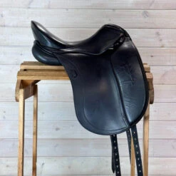 Used Schleese HK Dressage Saddle 17.5/MW -Equestrian Supply Store 327 R Side 35719.1684874692