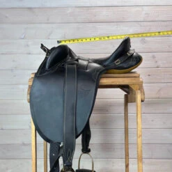 Used Porter's Stockman Drafter Australian Saddle 16/W -Equestrian Supply Store 328 Seat Measurement 76838.1686182248
