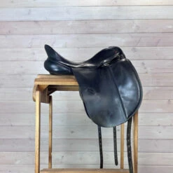 Used Albion SLK Dressage Saddle 17.5/MW 20 Used Albion SLK Dressage Saddle 17.5/MW -Equestrian Supply Store 329 R Side 35475.1686181179