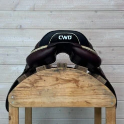 Used CWD 2GS Close Contact Saddle 18/M -Equestrian Supply Store 333 Cantle 89055.1687462106