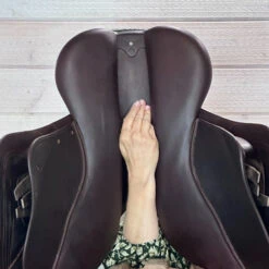 Used CWD 2GS Close Contact Saddle 18/M -Equestrian Supply Store 333 Channel Measurement 95481.1687462084