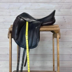 Used Equipe Viktoria Monoflap Dressage Saddle 17.5/W -Equestrian Supply Store 334 Flap Length 88012.1687461323