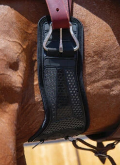 Professional's Choice VenTECH Contour Cinch Neoprene 9 Professional's Choice VenTECH Contour Cinch Neoprene -Equestrian Supply Store contour cinch black on horse PC 51019.1658018893