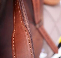 Freejump Classic Wide Leathers -Equestrian Supply Store freejump wide stirrup leathers 2 54110.1541213455