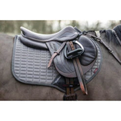 LeMieux Self-Cool Close Contact Square Pad -Equestrian Supply Store self cooling cc polar grey lifestyle 4854 lemieux 94556.1670554260