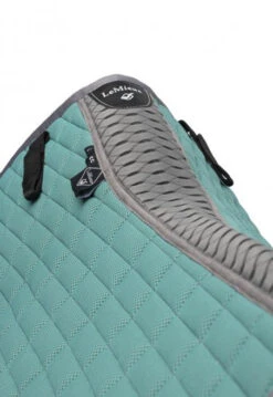 LeMieux Self-Cool Close Contact Square Pad -Equestrian Supply Store self cooling cc spearment detail 4854 lemieux 95059.1670554193