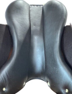 Signature By Antarès Jumping Saddle Calf Lined 12 Signature By Antarès Jumping Saddle Calf Lined -Equestrian Supply Store signature jump calf tobacco channel SIGOBSC V antares 70019.1684789980